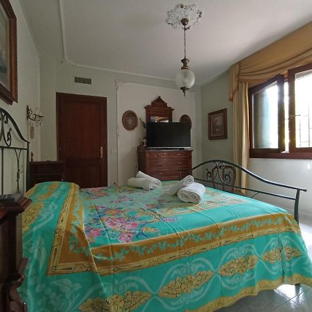 Bed and Breakfast Domus Garden Ольбия Экстерьер фото