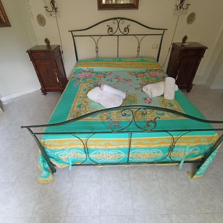 Bed and Breakfast Domus Garden Ольбия Экстерьер фото