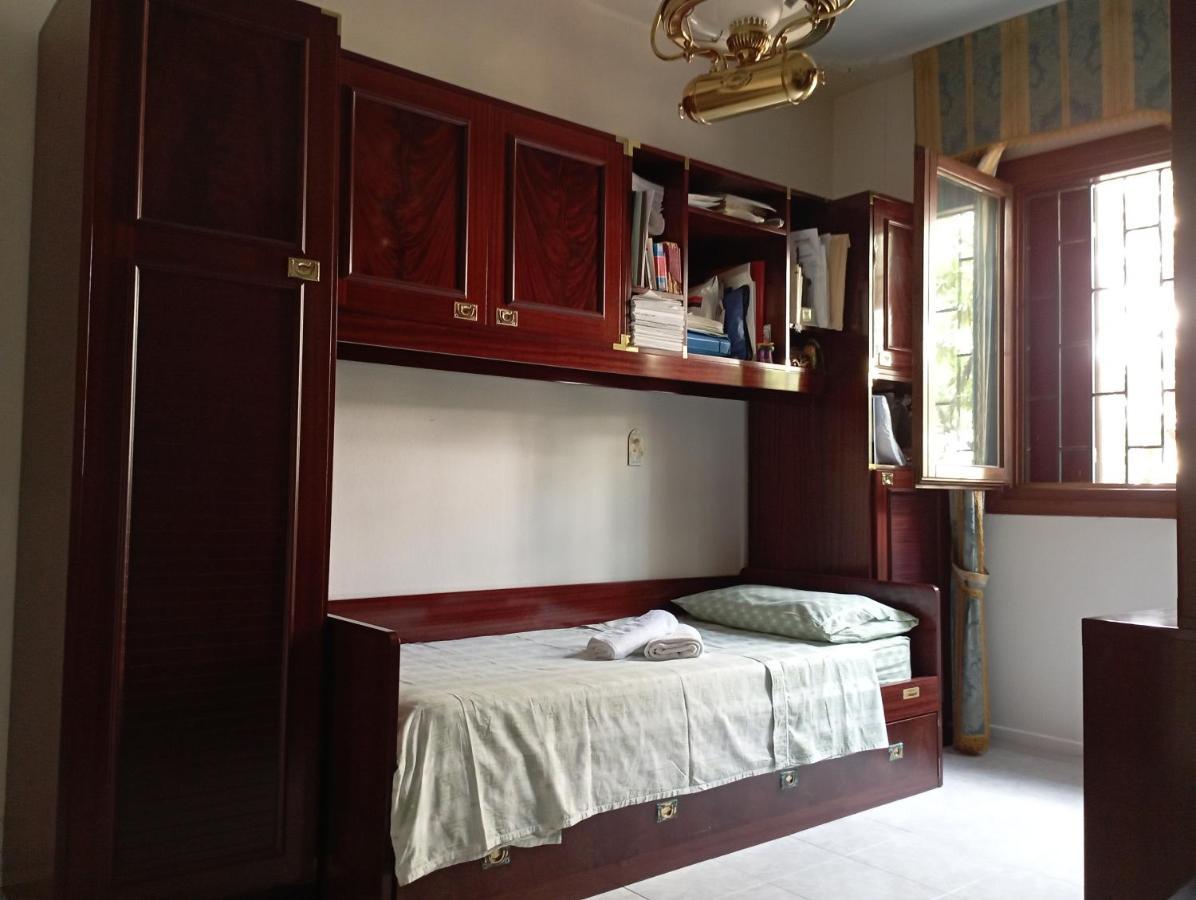 Bed and Breakfast Domus Garden Ольбия Экстерьер фото